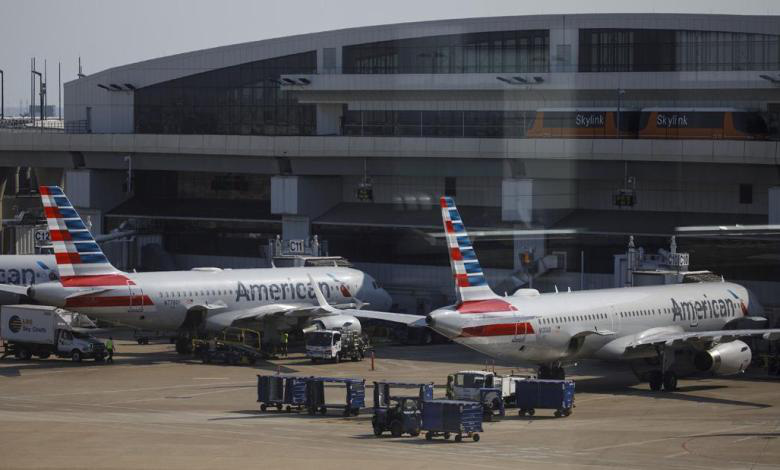 Các hãng hàng không hủy hơn 600 chuyến bay tại Mỹ khi giông bão đổ bộ bang Texas - Ảnh 1.