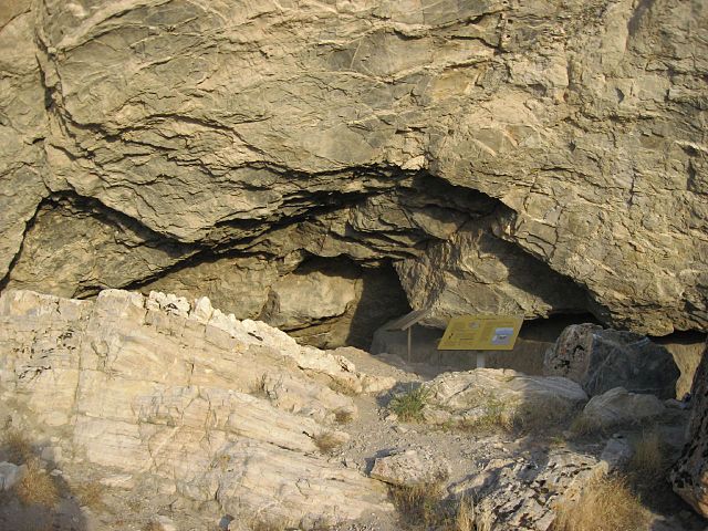 Bí ẩn bộ xương người khổng lồ trên núi đá giữa sa mạc châu Mỹ làm rối trí giới khoa học cả thế kỷ - Ảnh 6.
