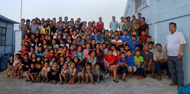 Gia đình ‘đông dân’ nhất thế giới với 1 chồng, 39 vợ, 89 người con chưa kể cháu - Ảnh 4.