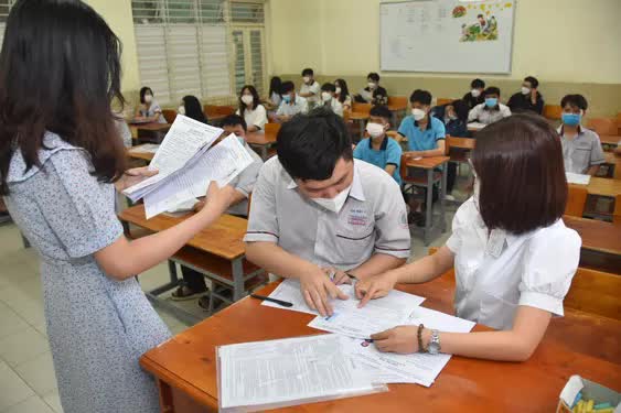 Đăng ký xét tuyển đại học: Lo nghẽn phút chót! - Ảnh 1. Đăng ký xét tuyển đại học: Lo nghẽn phút chót! - Ảnh 1.