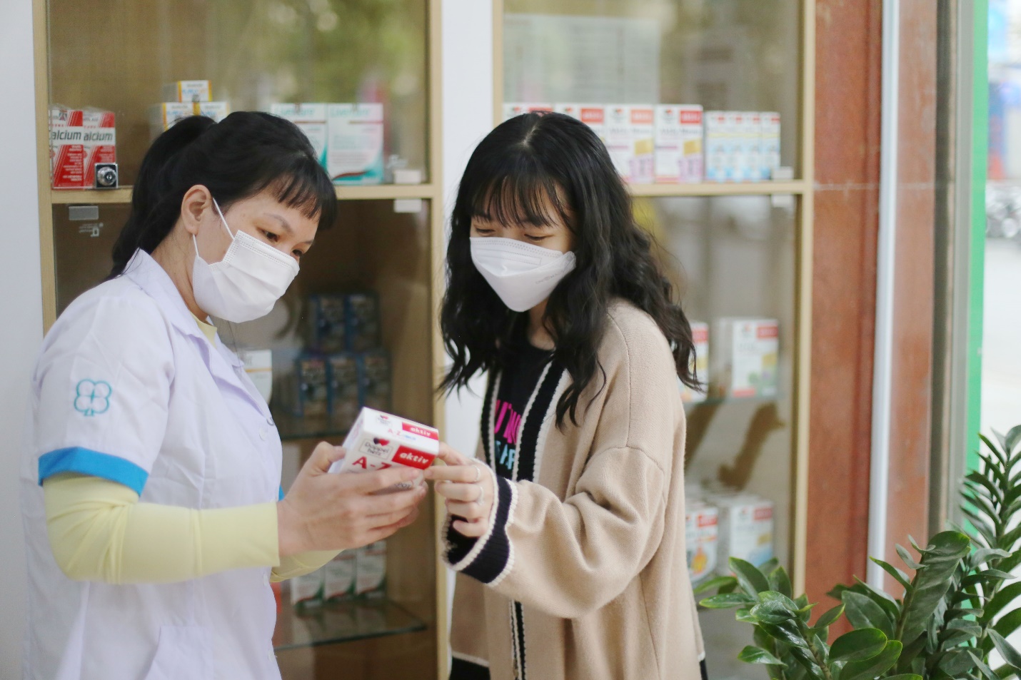 Ph&ograve;ng tr&aacute;nh &ldquo;dịch chồng dịch&rdquo;: Người Việt ứng ph&oacute; ra sao? - Ảnh 2.