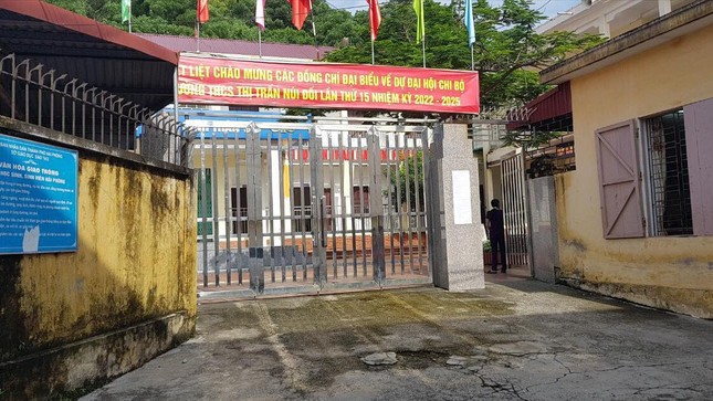 Phê bình hiệu trưởng bị tố 'lạm thu', yêu cầu hoàn trả tiền trong ngày 15/8 - Ảnh 1.