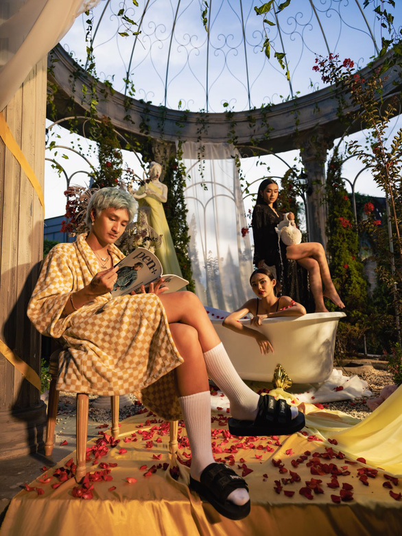 16 Typh cùng Touliver rải flow “triệu đô” trong MV “Million Dollar Boy” - Ảnh 1. 16 Typh cùng Touliver rải flow “triệu đô” trong MV “Million Dollar Boy” - Ảnh 1.
