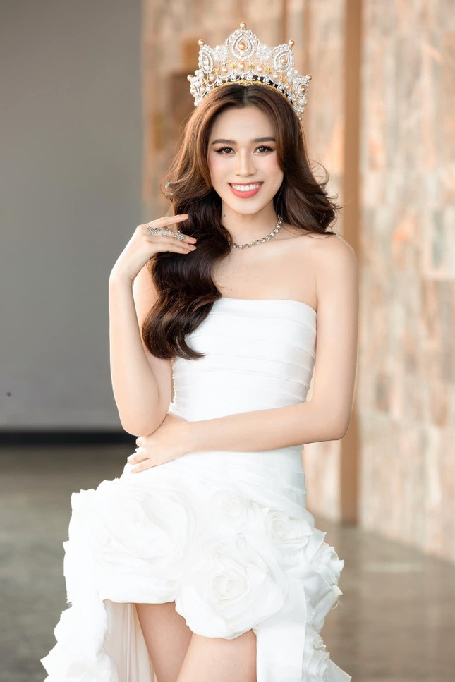 Những lần đọ sắc của Hoa hậu Đỗ Thị Hà và các Miss World: Nhan sắc Việt không hề lép vế! - Ảnh 7.