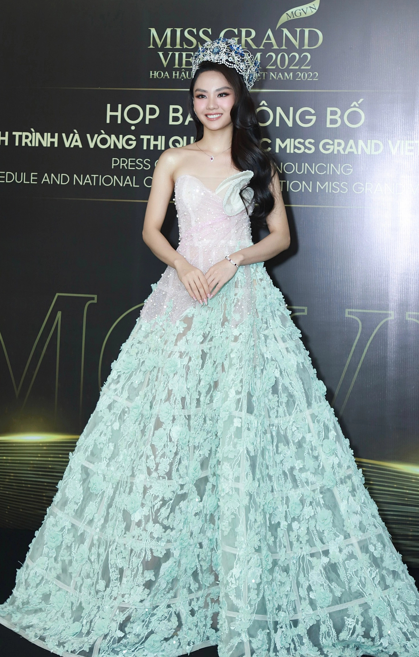 Top 3 Miss World Vietnam 2022 đọ sắc bên Hoa hậu Thùy Tiên và dàn mỹ nhân đình đám Vbiz - Ảnh 4.
