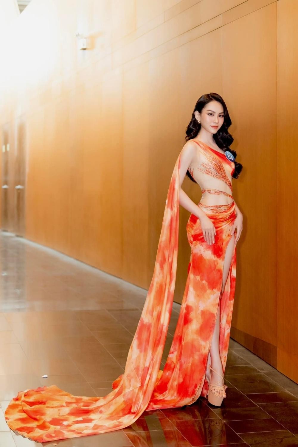 Hoa hậu Mai Phương cực khéo chọn đầm dạ hội, thiết kế nào cũng tôn dáng tuyệt đối - Ảnh 7.