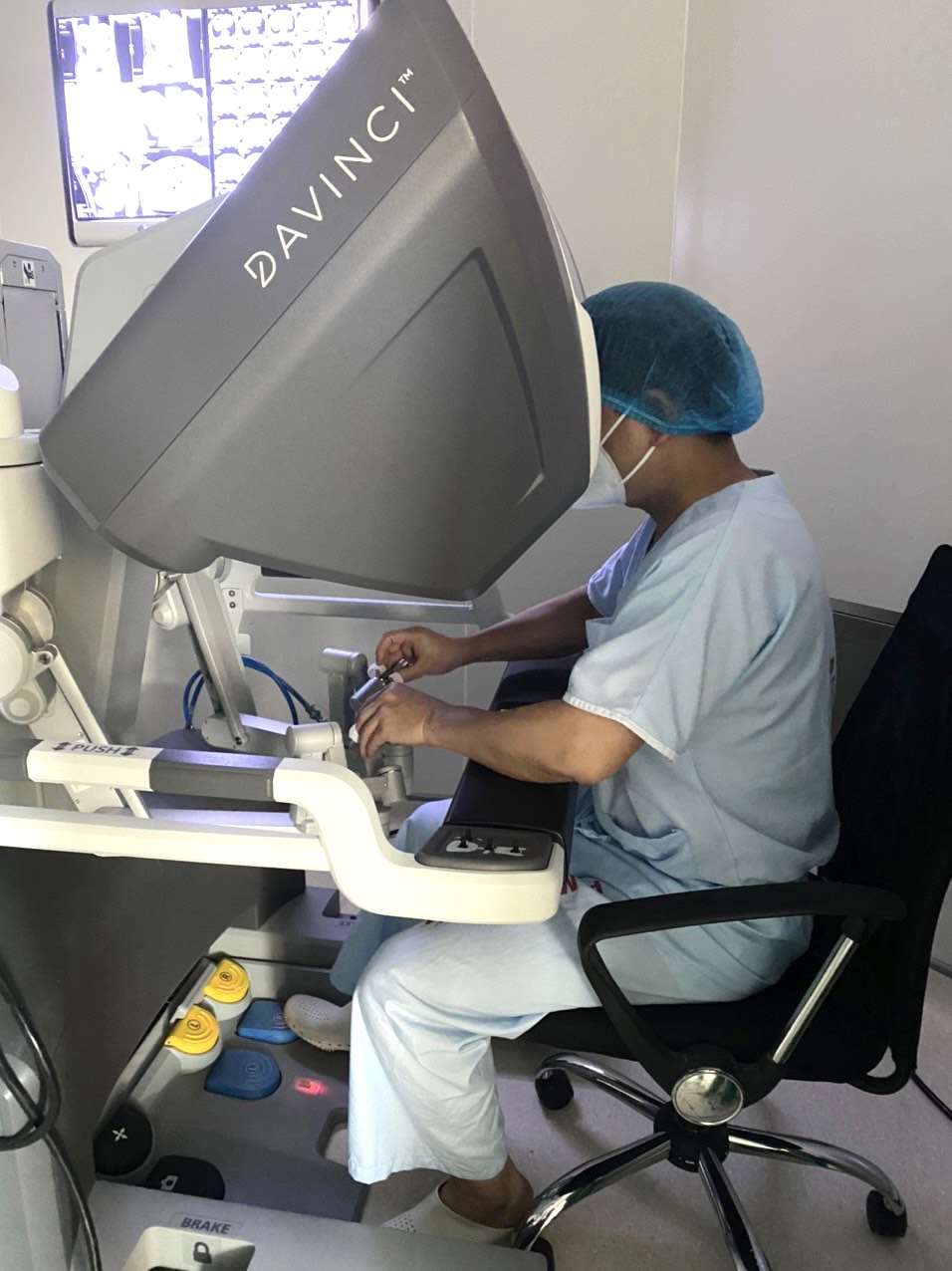 Lần đầu tiên Bệnh viện K phẫu thuật Robot điều trị ung thư thận - Ảnh 2.
