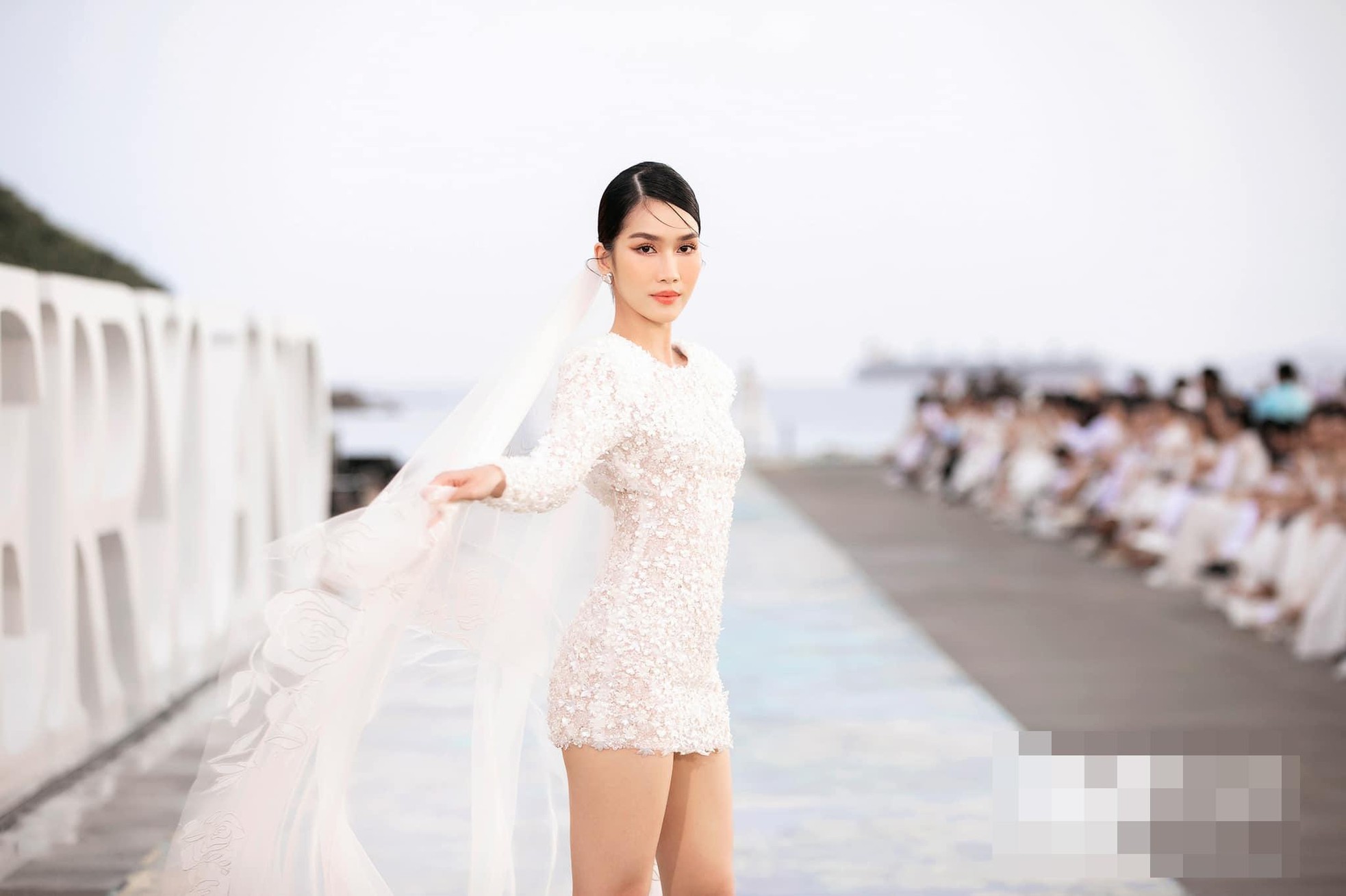 &Aacute; hậu Phương Anh cực quyến rũ với bikini - Ảnh 7.