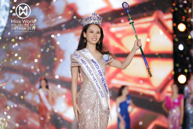 &quot;Người thầy mát tay&quot; gọi tên Võ Hoàng Yến: Mai Phương, Khánh Vân đều đăng quang Hoa hậu - Ảnh 2.