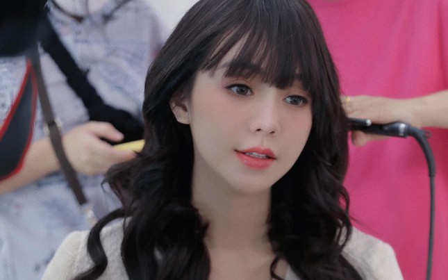 V&agrave;o vai bụi bặm nhưng chỉ một gi&acirc;y biến h&oacute;a, Quỳnh Kool g&acirc;y thương nhớ với nhan sắc tựa thi&ecirc;n thần