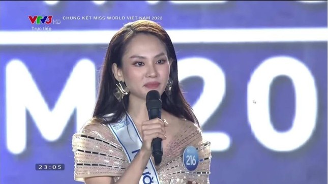 Hoa hậu Mai Phương: Gia đình &quot;không giàu nhưng lễ giáo&quot;, từng cãi bố mẹ để theo đuổi đam mê - Ảnh 3.