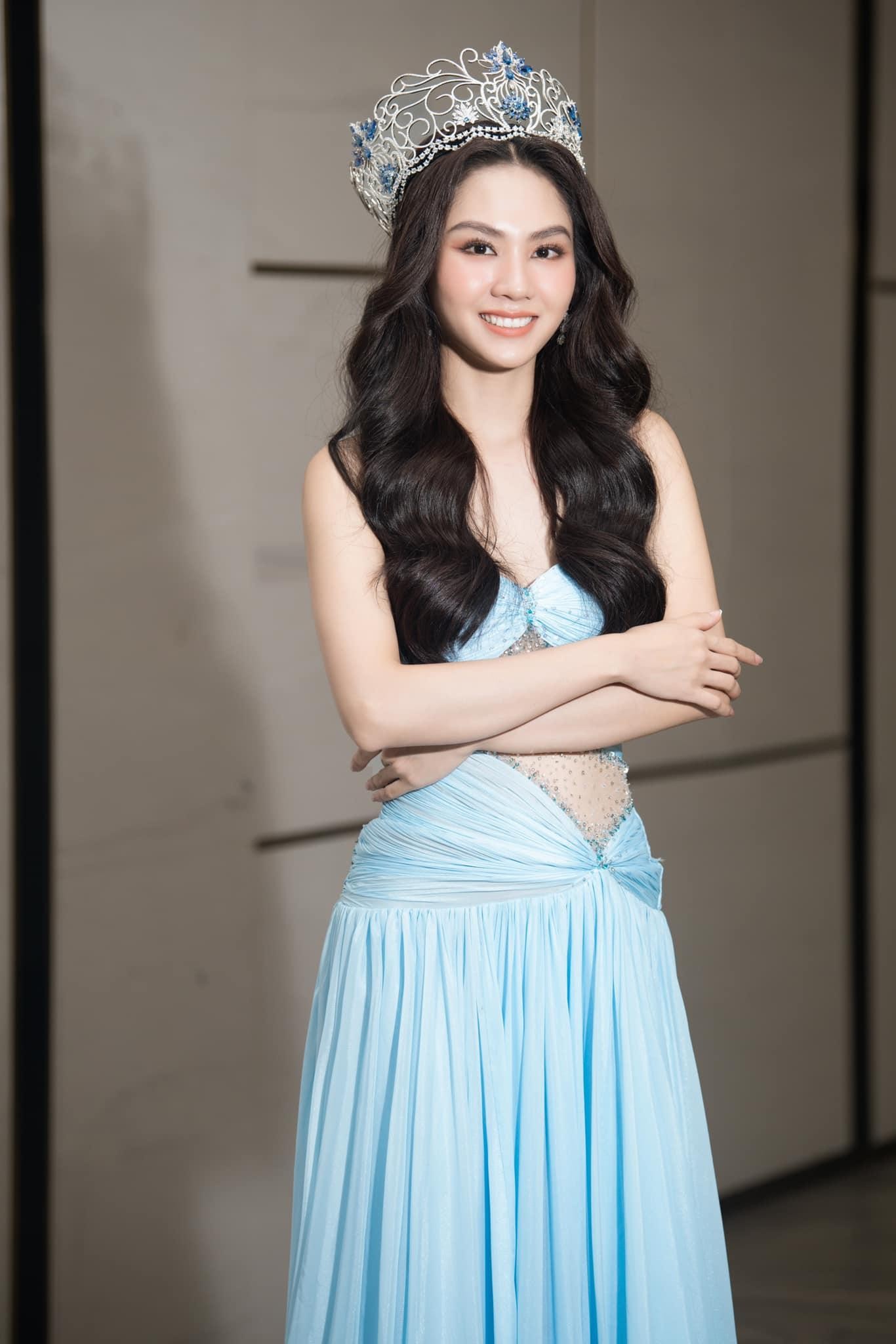 Hoa hậu Mai Phương xinh đẹp quyến rũ khi đụng váy cut-out với Á hậu Ngọc Thảo - Ảnh 3. Hoa hậu Mai Phương xinh đẹp quyến rũ khi đụng váy cut-out với Á hậu Ngọc Thảo - Ảnh 3.