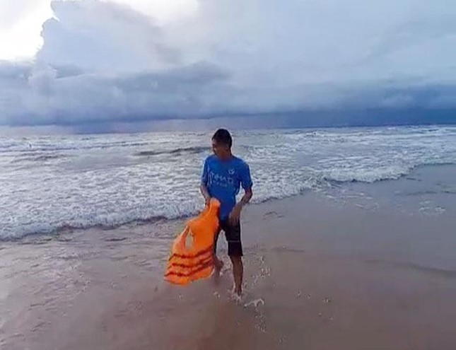 Kỹ sư trẻ kể lại giây phút cứu người đuối nước ở biển Phú Quốc - Ảnh 2.