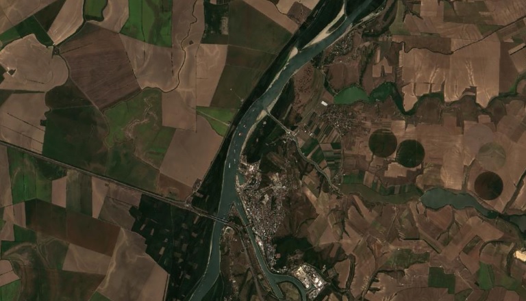 Hình ảnh 6 con sông khắp thế giới cạn nước vì nắng nóng kinh hoàng - Ảnh 7.