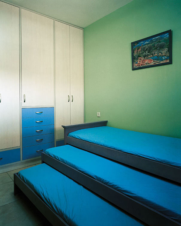 Bộ ảnh căn phòng ngủ của trẻ em khắp nơi trên thế giới với sự khác biệt bất ngờ - Ảnh 12.