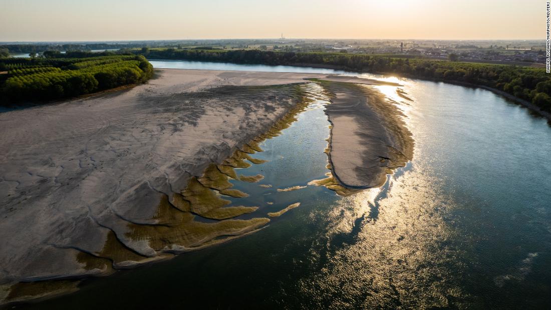 Hình ảnh 6 con sông khắp thế giới cạn nước vì nắng nóng kinh hoàng - Ảnh 1.