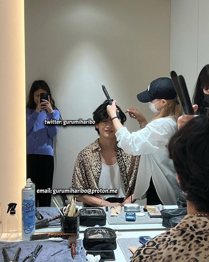 YG Entertainment phản hồi tin đồn Jennie (BLACKPINK) hẹn hò V (BTS) tại New York - Ảnh 1. YG Entertainment phản hồi tin đồn Jennie (BLACKPINK) hẹn hò V (BTS) tại New York - Ảnh 1.