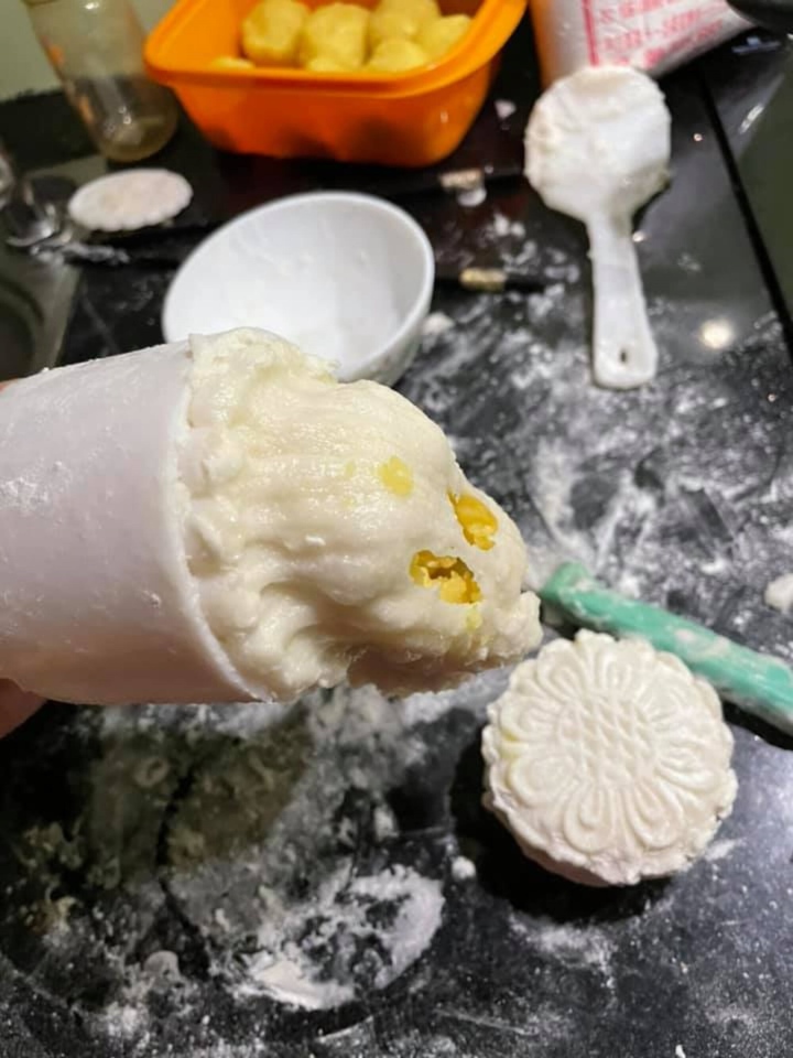 Hú hồn với loạt bánh trung thu tự làm đúng kiểu '3 phần xui xẻo, 7 phần bất lực' - Ảnh 5. Hú hồn với loạt bánh trung thu tự làm đúng kiểu '3 phần xui xẻo, 7 phần bất lực' - Ảnh 5.