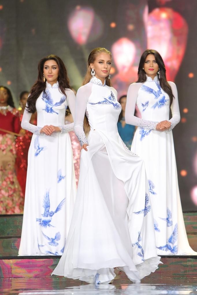 Dàn Hoa hậu đình đám thế giới khoe nhan sắc xinh đẹp với áo dài khi đến Việt Nam - Ảnh 15.