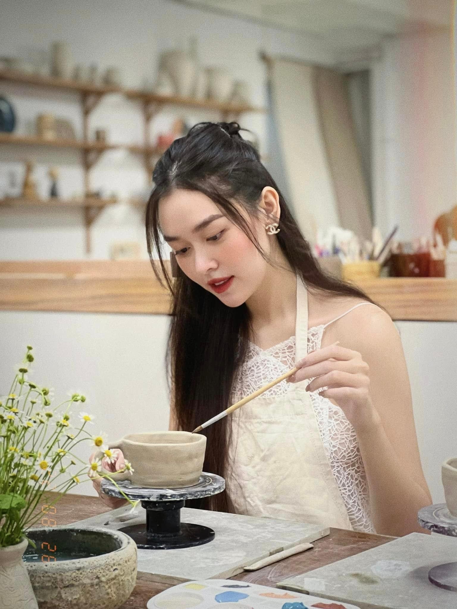 Á hậu Ngọc Thảo, Hoa hậu Diễm Hương đọ dáng nóng bỏng với áo tắm - Ảnh 4.