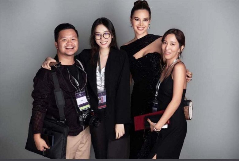 Nữ thông dịch viên của Miss Universe Catriona Gray bất ngờ đăng kí ...