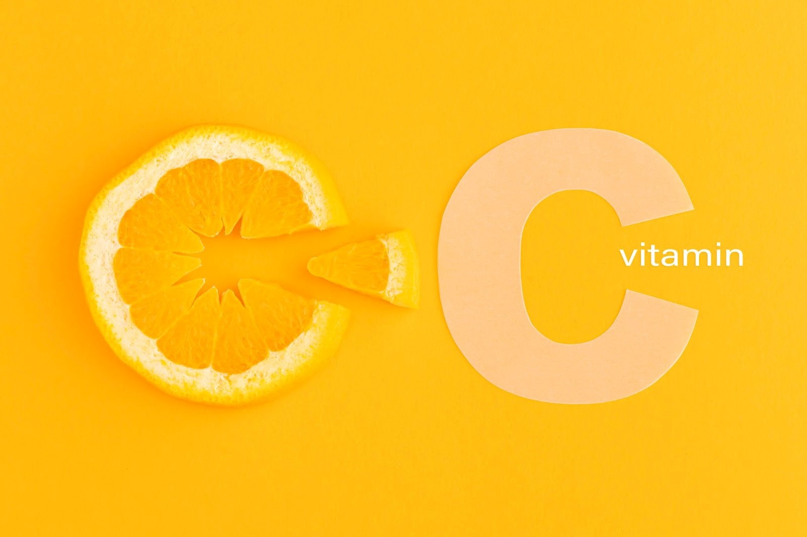 Phân biệt các loại vitamin C trong mỹ phẩm, đâu là lựa chọn cho làn da lão hoá? - Ảnh 1.