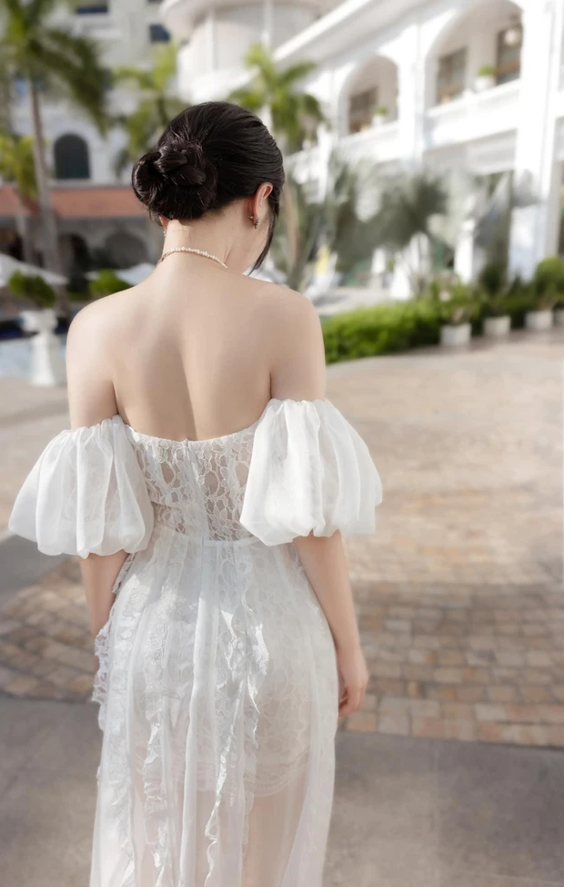 Quỳnh Kool l&ecirc;n đồ khoe vai trần quyến rũ - Ảnh 10.