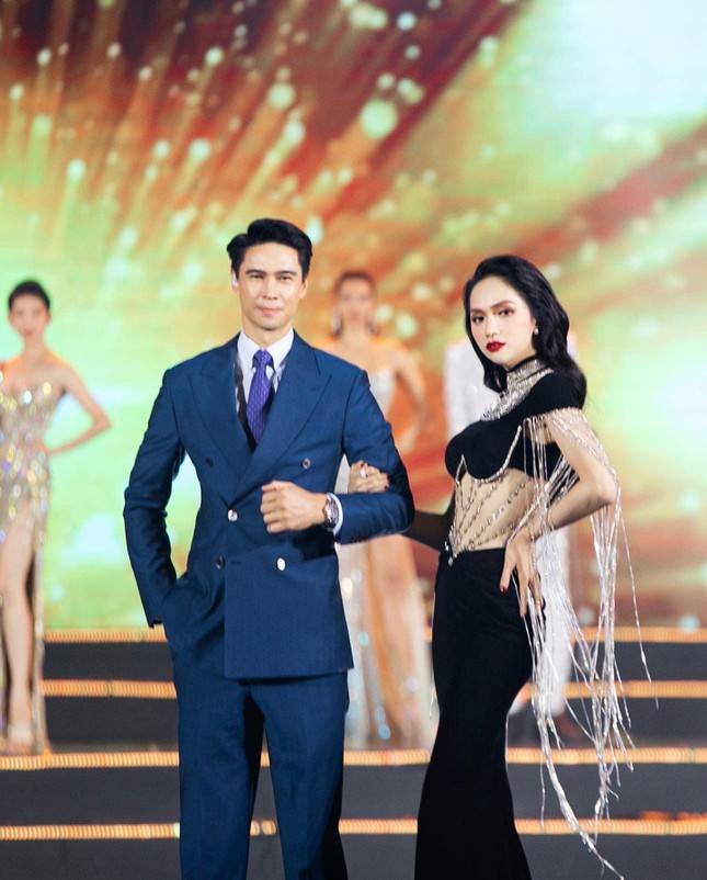 'Nam thần' Thái Lan từng sánh vai Hoa hậu Thùy Tiên, Hương Giang bất ngờ xuống tóc đi tu - Ảnh 5.