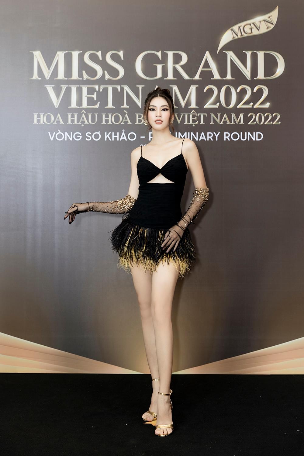 Thảm đỏ sơ khảo Miss Grand Vietnam 2022: Á hậu Kiều Loan, Ngọc Thảo đọ sắc vóc nóng bỏng - Ảnh 3.