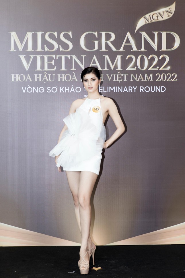 Dàn thí sinh quen mặt diện trang phục nóng bỏng tới tham dự sơ khảo Miss Grand Vietnam 2022 - Ảnh 4.