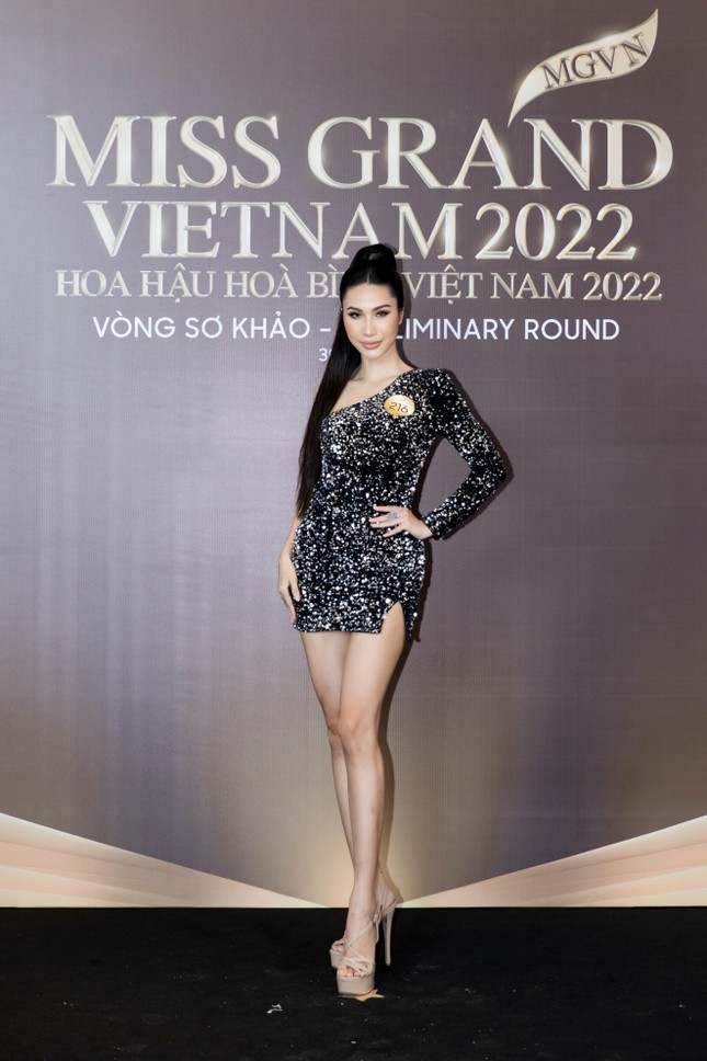 Dàn thí sinh quen mặt diện trang phục nóng bỏng tới tham dự sơ khảo Miss Grand Vietnam 2022 - Ảnh 2.