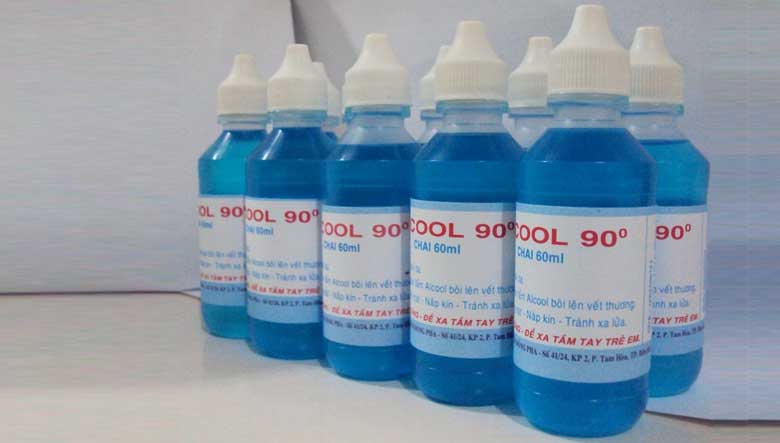 Con gái viết nguệch ngoạc từ tường, tủ đến bàn học: Ông bố bất lực không biết làm gì - Ảnh 4. Con gái viết nguệch ngoạc từ tường, tủ đến bàn học: Ông bố bất lực không biết làm gì - Ảnh 4.