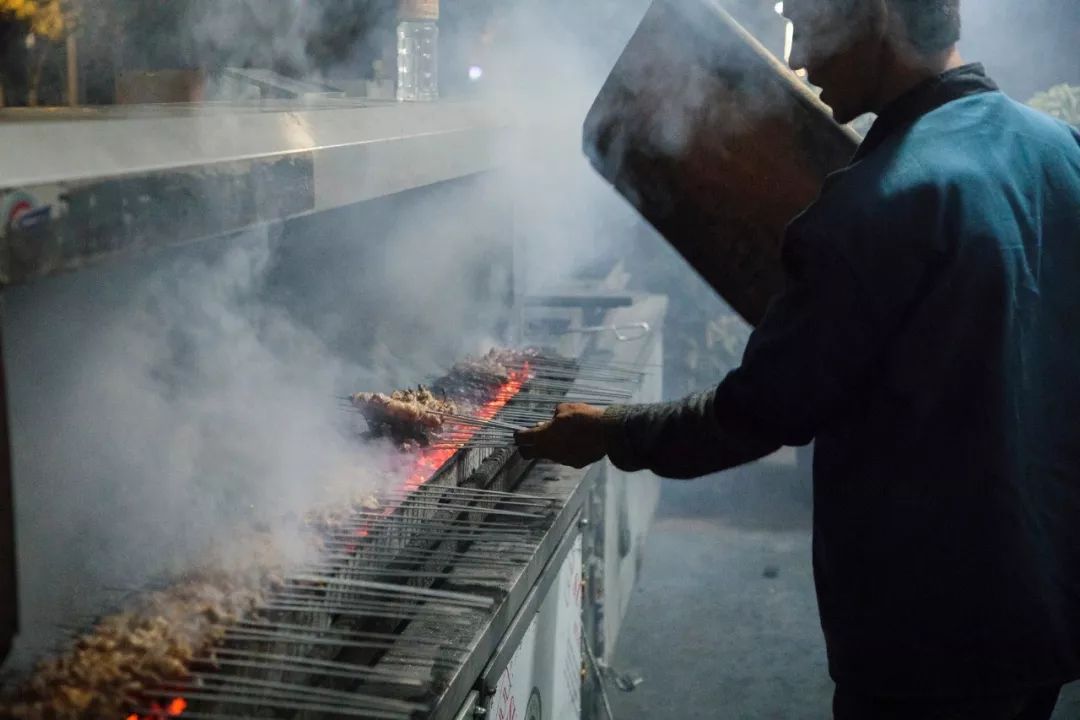 9 kiểu đồ nướng từng vùng miền trong ẩm thực Trung Quốc, ngồi đường phố thưởng thức trong đêm hè là thiên đường! - Ảnh 11.