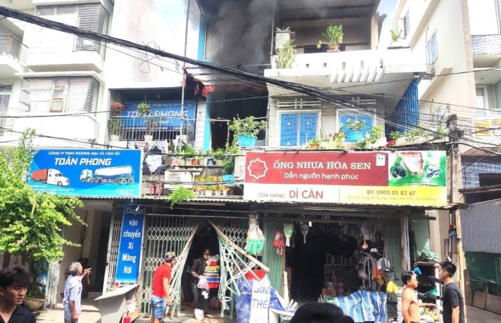 Đà Nẵng: Hàng xóm bàng hoàng kể thời khắc vụ cháy khiến 3 mẹ con chết thương tâm - Ảnh 1.