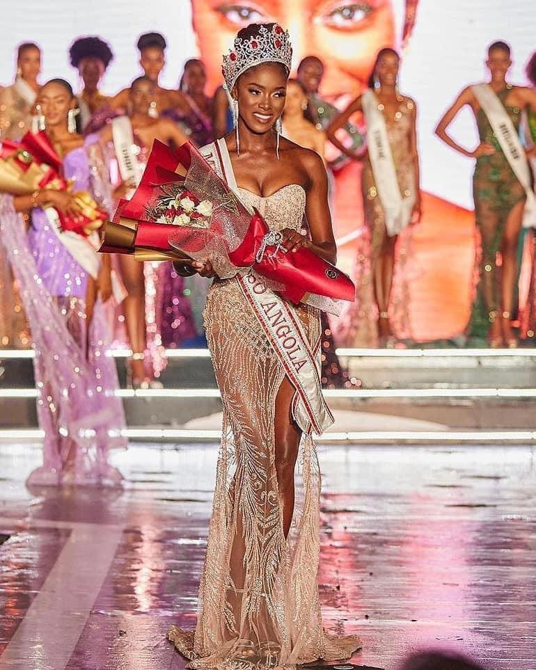 Nhan sắc hoang dã, nóng bỏng được ví như báo đen của tân Hoa hậu Hoàn vũ Angola 2022 - Ảnh 1.