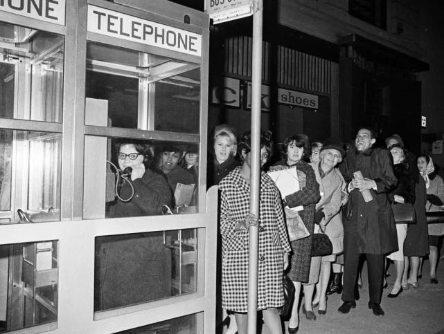 Bốt điện thoại công cộng cuối cùng ở New York đã bị tháo dỡ - Ảnh 3.