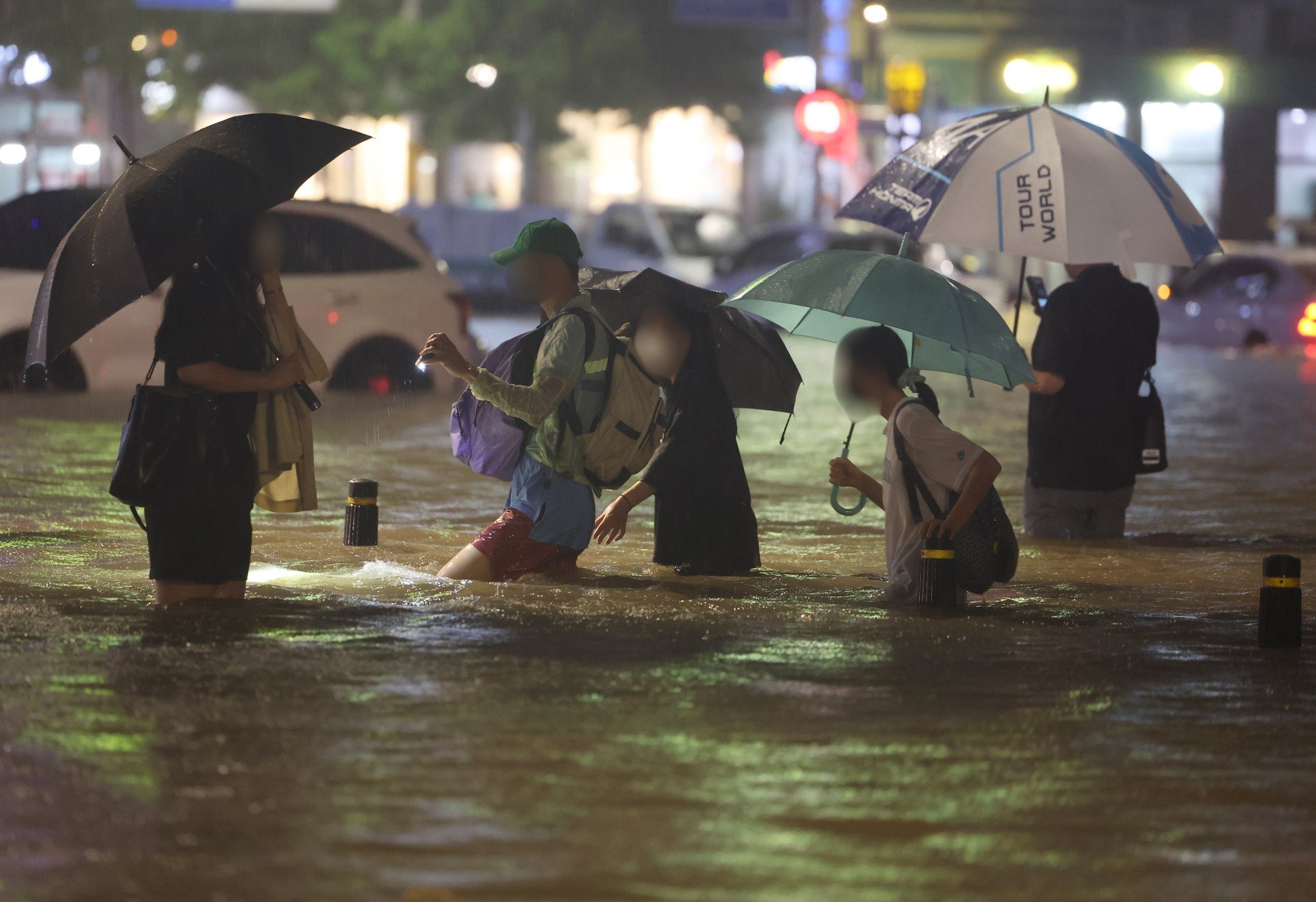 8 người chết trong trận mưa kỷ lục ở Hàn Quốc - Ảnh 1.