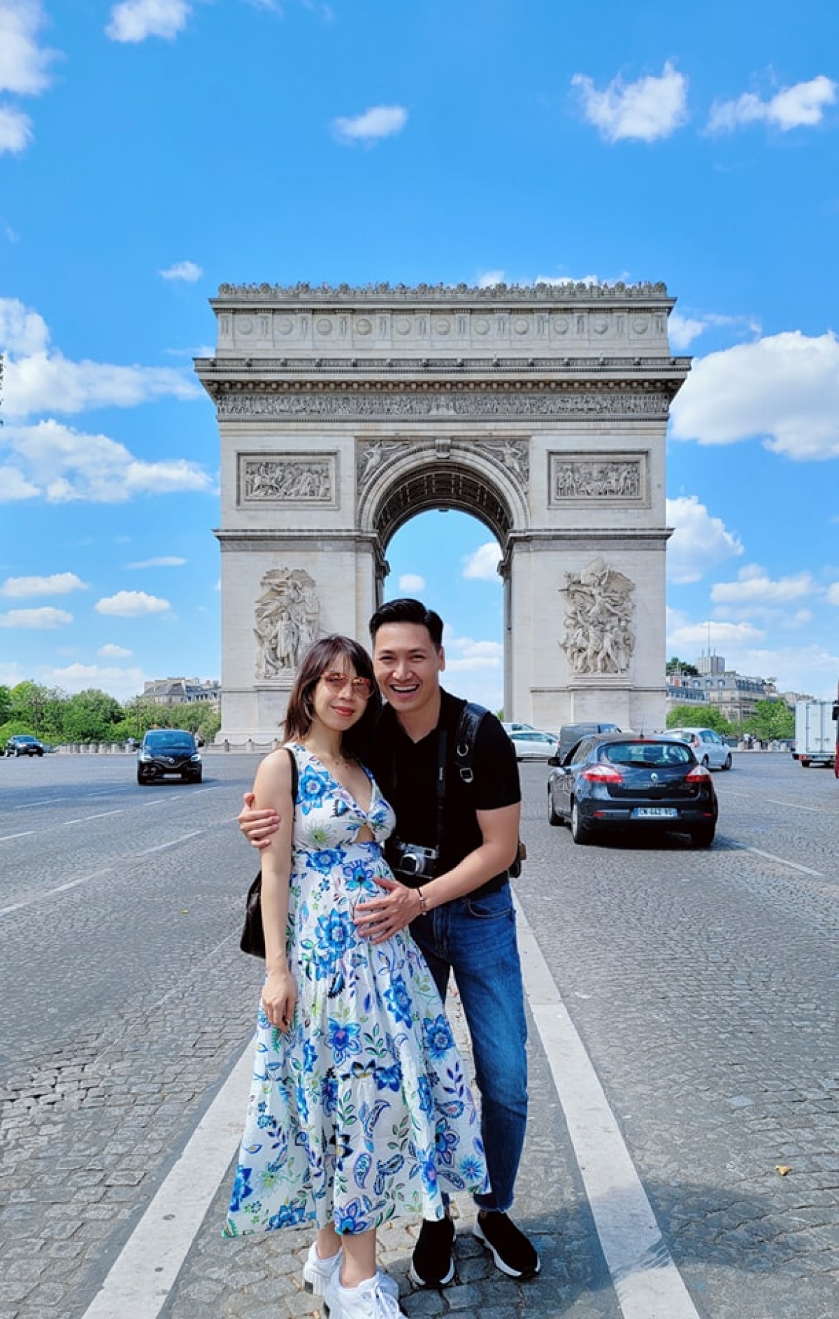 Mạnh Trường cưng chiều vợ khi đi du lịch châu Âu - Ảnh 10. Mạnh Trường cưng chiều vợ khi đi du lịch châu Âu - Ảnh 10.