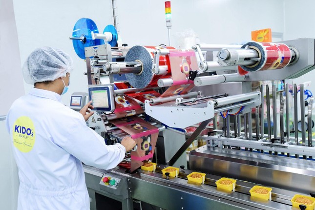 Bánh trung thu độc lạ hút khách ở TPHCM - Ảnh 3. Bánh trung thu độc lạ hút khách ở TPHCM - Ảnh 3.