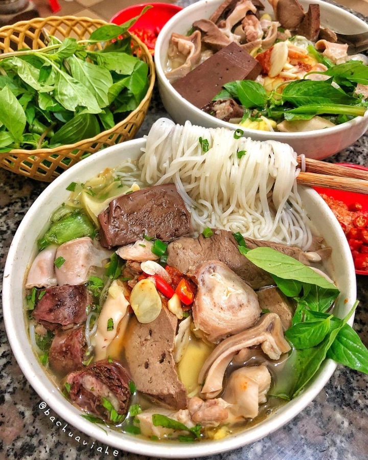Ẩm thực Việt có món bún lòng cực 'gây nghiện' với vô số 'topping' hấp dẫn - Ảnh 5.