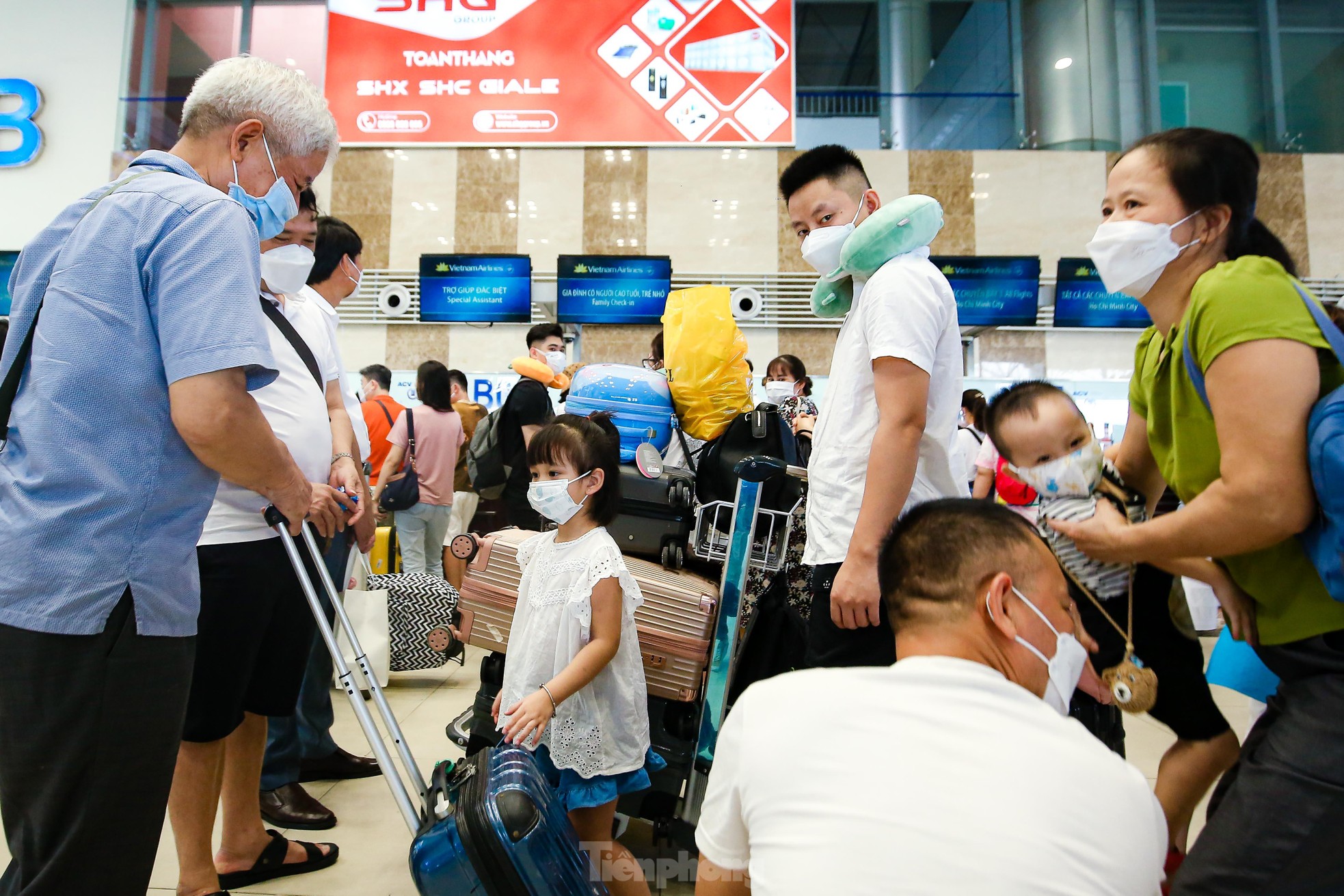 &quot;Biển người&quot; làm thủ tục tại sân bay Nội Bài trong ngày đầu nghỉ lễ 2/9 - Ảnh 5.