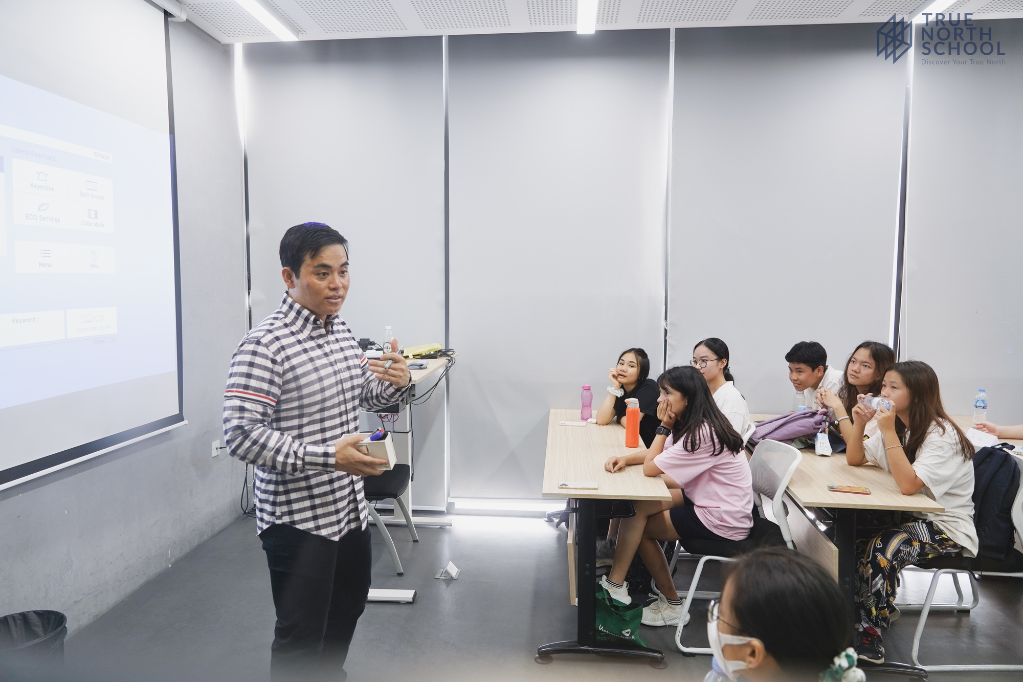 Buổi học khởi nghiệp tại một ngôi trường quốc tế ở Hà Nội: Khi học sinh được lên ý tưởng kinh doanh - Ảnh 1.