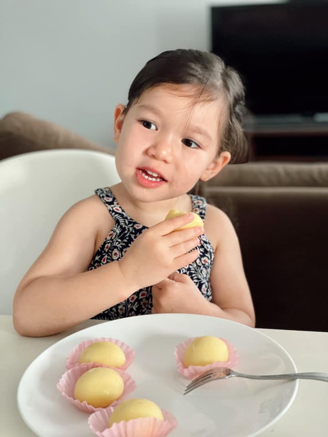 Ái nữ lai 4 tuổi của siêu mẫu Hà Anh: Đam mê chuẩn &quot;con nhà nòi&quot; - Ảnh 9.