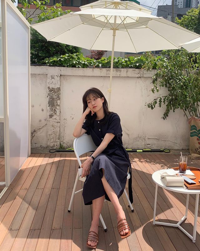 Nếu chuộng phong cách tối giản thanh lịch, bạn hãy học cách sắm đồ giống nữ blogger người Hàn này - Ảnh 30.