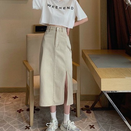 Nếu chuộng phong cách tối giản thanh lịch, bạn hãy học cách sắm đồ giống nữ blogger người Hàn này - Ảnh 4.