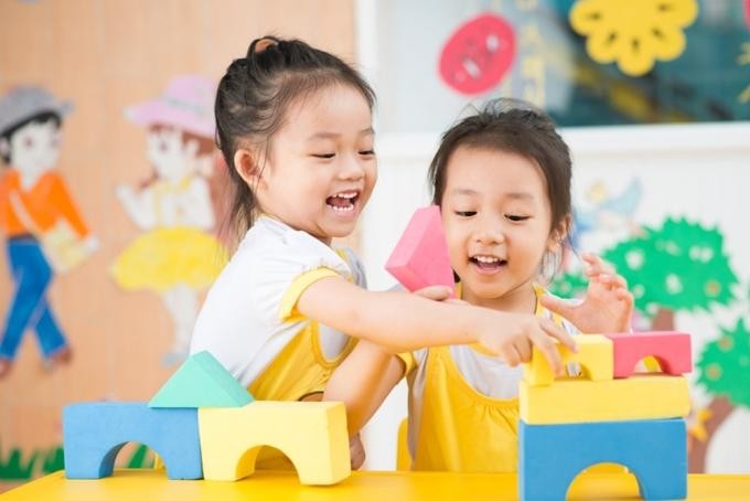 Bé 3 tuổi gây thích thú với hình ảnh ông Đồ nhí