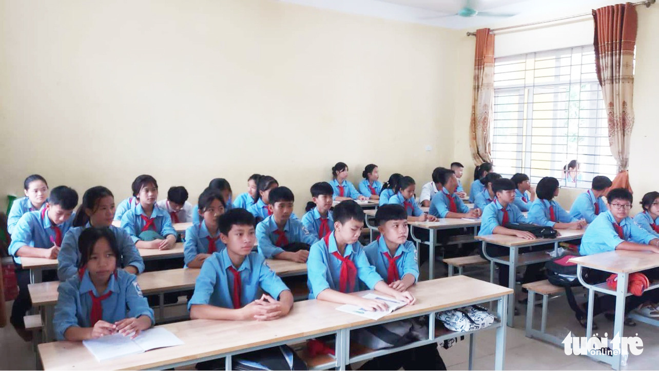 Vụ phản đối s&aacute;p nhập trường: Tất cả học sinh đ&atilde; đến lớp - Ảnh 2.