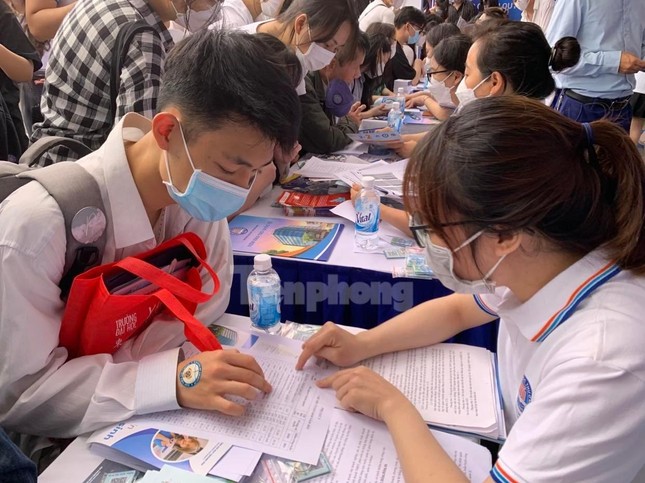Đại học Bách khoa Hà Nội công bố điểm chuẩn, cao nhất 28,29 điểm - Ảnh 1.