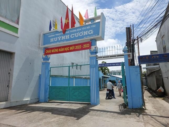 Vụ thu tiền ôn thi tốt nghiệp sai quy định ở Sóc Trăng: Hiệu trưởng phải 'rút kinh nghiệm' - Ảnh 1. Vụ thu tiền ôn thi tốt nghiệp sai quy định ở Sóc Trăng: Hiệu trưởng phải 'rút kinh nghiệm' - Ảnh 1.