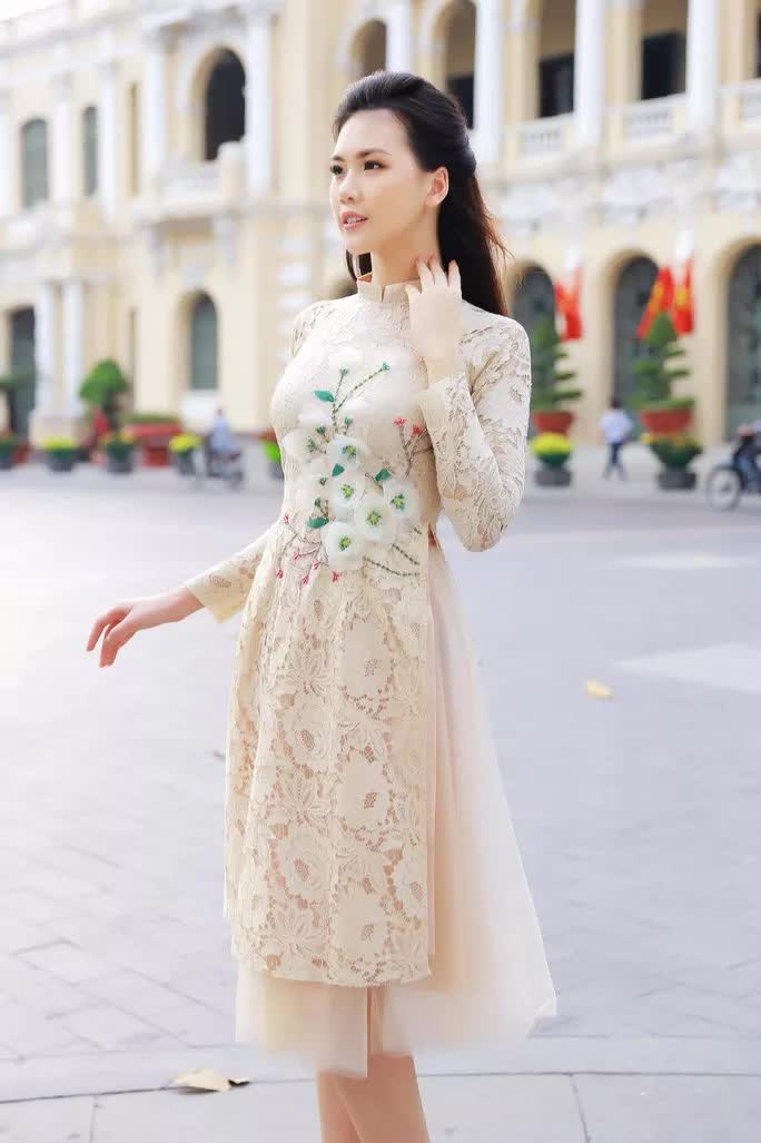 Cận cảnh vẻ đẹp tân Siêu mẫu Quốc tế Bùi Quỳnh Hoa - Ảnh 13. Cận cảnh vẻ đẹp tân Siêu mẫu Quốc tế Bùi Quỳnh Hoa - Ảnh 13.